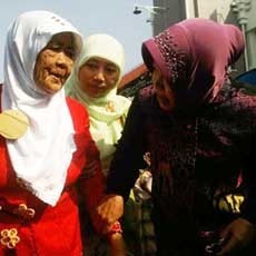 52 Gelandangan Dipulangkan, Risma: Tolong Dibantu, Mereka juga Manusia