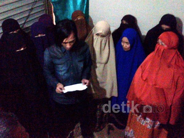 Cecep Solihin serta Pengikutnya Tobat