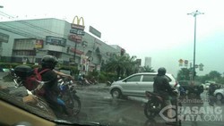 Ini Lokasi-lokasi Jalan yang Tergenang Akibat Hujan Deras di Jakarta