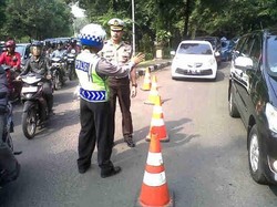 Jalan Rusak di Flyover UI Kerap Timbulkan Kemacetan Tiap Pagi