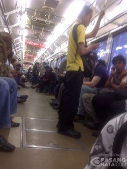 Imbas KRL Gangguan di UI, Penumpang Terjebak di Gerbong Selama 2 Jam