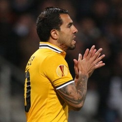 Ini Alasan Tevez Diganti di Awal Babak Kedua