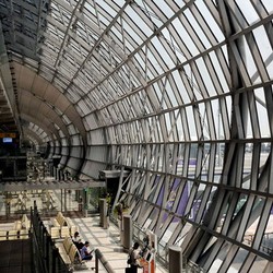 Bagaimana Memotret Bangunan Megastruktur?