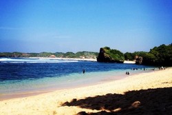 Pantai Sundak, Primadona Akhir Pekan di Gunungkidul