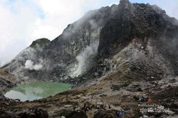 Mendaki Gunung Sibayak, Seru!