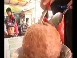 Bakso Super Besar Membuat Setiap Orang Mengucap Istigfar