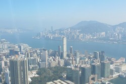 Toko Suvenir di Hong Kong Ada di Ketinggian 393 Meter