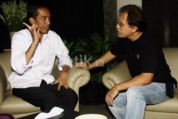 Kemesraan Iwan Fals-Jokowi