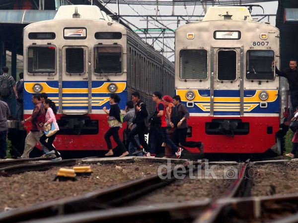Perjalanan KRL Kembali Lancar
