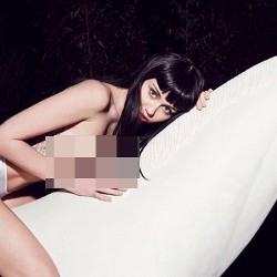 Miley Cyrus Topless di Cover Lagu Remix