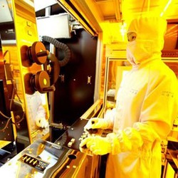 Mengintip Pembuatan Layar Ajaib LG di Perbatasan Korsel-Korut