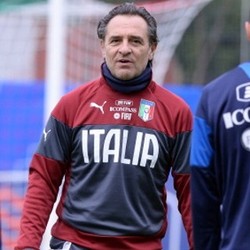 Prandelli: Italia Bukan Favorit, tapi...