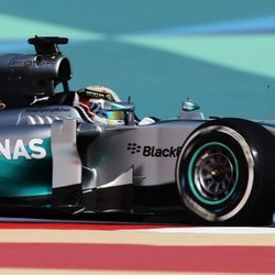 Duo Mercedes Belum Terbendung