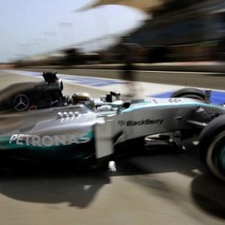 Mercedes Kuasai Latihan Bebas Pertama