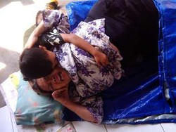 Jatuh Saat Turun, Seorang Ibu Terlindas Bus yang Ditumpanginya