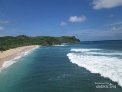 Liburan ke Blitar, Datangi Pantai Tambakrejo yang Cantik Ini