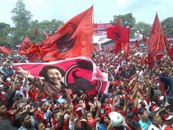 Mega: Nih Saya Kasih Jagoan Untuk Kalian