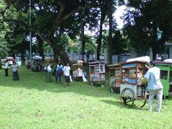 PPP Bagi-bagi Ketoprak Hingga Pempek di Kampanye Terakhir