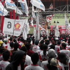 Ribuan Warga Surabaya Pekikkan Pokoke Gerindra di Gelora 10 November