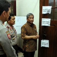 Mendikbud Pantau Penyimpanan Naskah UN di Mapolrestabes Surabaya