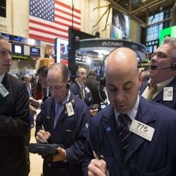Wall Street Merah, Saham Apple Hingga Google Berguguran