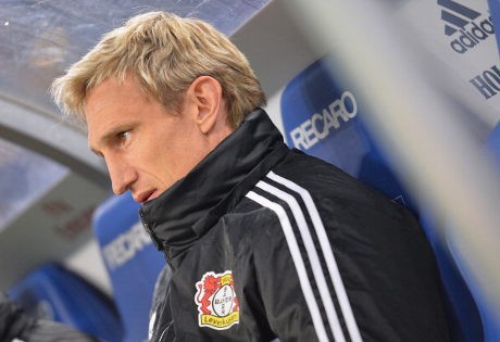 Leverkusen Pecat Hyypia