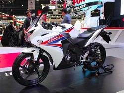 Honda CBR150R Punya Striping Baru