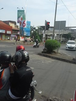 Masa Tenang, Spanduk Kampanye Parpol Masih Bertebaran di Jaksel