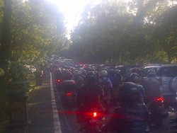 Ini Kemacetan Parah Lalu Lintas di Jl Margonda Arah FO UI karena Jalan Rusak