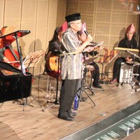 Haru Biru Taufik Ismail Pada Pementasan Dendang Sajak Penyair Minang