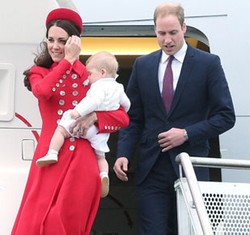 So Cute! Pangeran George Ikut Kate Middleton Tur ke Australia