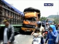 13 Kendaraan Terlibat Tabrakan Beruntun