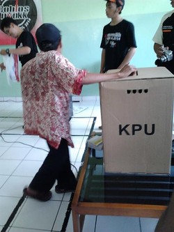 Kerisauan Penyandang Tunadaksa: TPS-nya Muat Nggak untuk Kursi Roda?