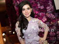 Syahrini Berbunga-bunga