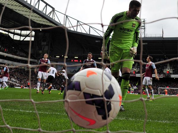 2 Gol Gerrard Bawa Liverpool Pimpin Klasemen