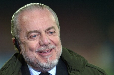 Presiden Napoli Serang Suporter