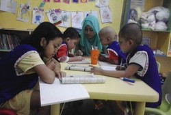 Di Rumah Singgah Ini Keluarga Anak dengan Kanker Saling Berbagi