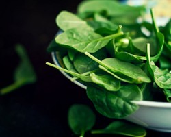 Redakan Sakit Kepala dan Migrain dengan Konsumsi Bayam dan Kentang (1)