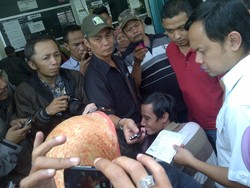Tinjau Pengurusan KTP Bogor, Bima Arya Dicurhati Ibu-ibu