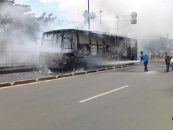 Api yang Membakar TransJ di Pasar Rumput Bisa Dipadamkan