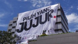 KPK Sambut Pileg 2014 dengan Banner Raksasa Pilih yang Jujur