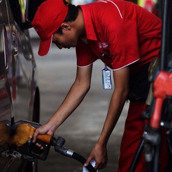 Tak Hanya BBM, RI Juga Ketergantungan Impor Avtur dan Solar dari Singapura