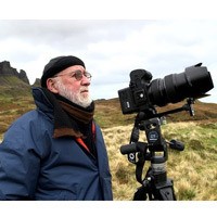 Fotografer Sukses Bermata Satu