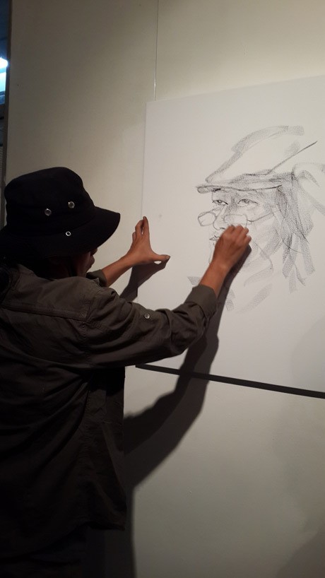Pelukis Sketsa Tercepat Toto BS Gelar Pameran Tunggal Ketiga Pelukis Sketsa Tercepat Toto BS Gelar Pameran Tunggal Ketiga