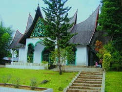 Ziarah ke Makam Tuanku Imam Bonjol di Minahasa