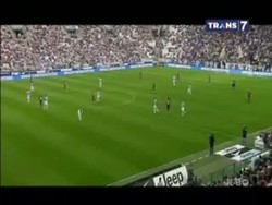 Juventus Atasi Livorno 2-0