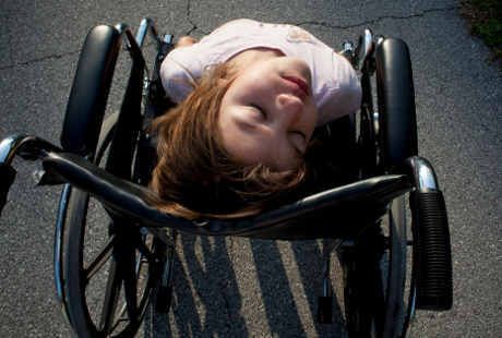 Love for Alyssa, Potret Keseharian Bocah Pengidap Arthrogyposis