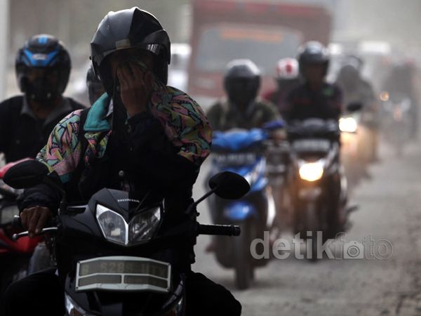 Polusi Debu di Perbaikan Jalan Daan Mogot
