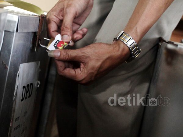 Penyegelan Kotak Suara
