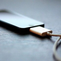 Wusss... Ngecharge Ponsel Cuma 30 Detik